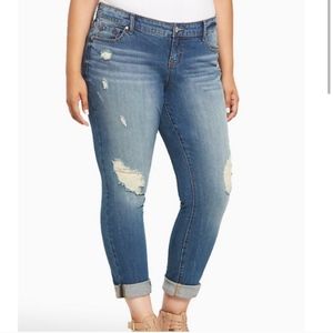 Torrid Boyfriend Med Wash Extra Ripped Jeans Sz 18